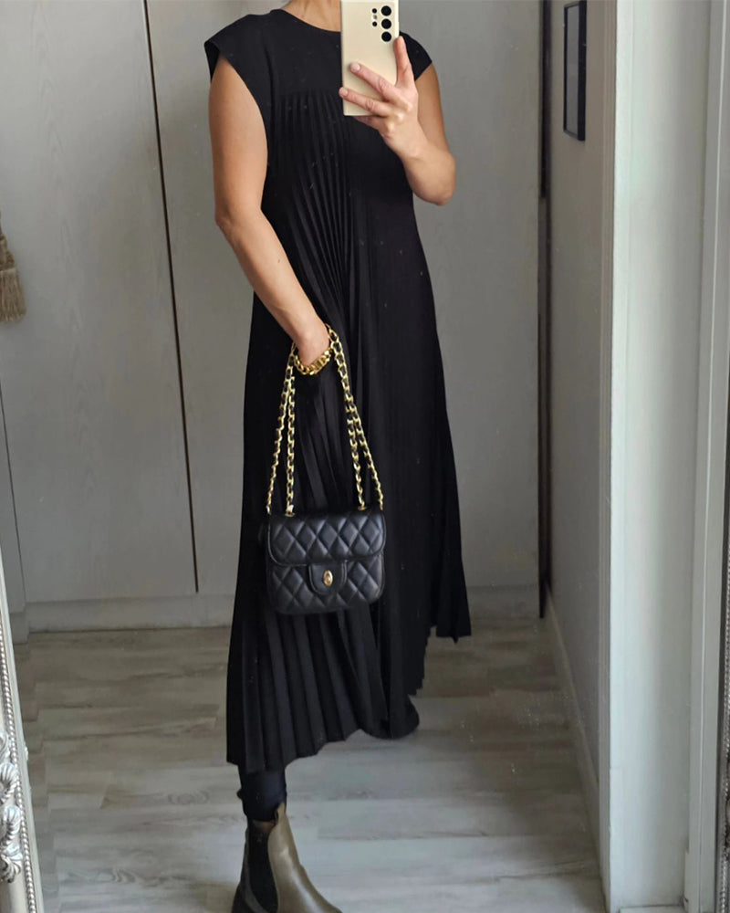 Sleeveless pleated simple solid colour dress