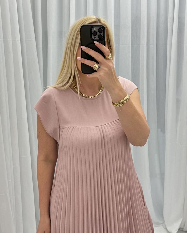 Sleeveless pleated simple solid colour dress